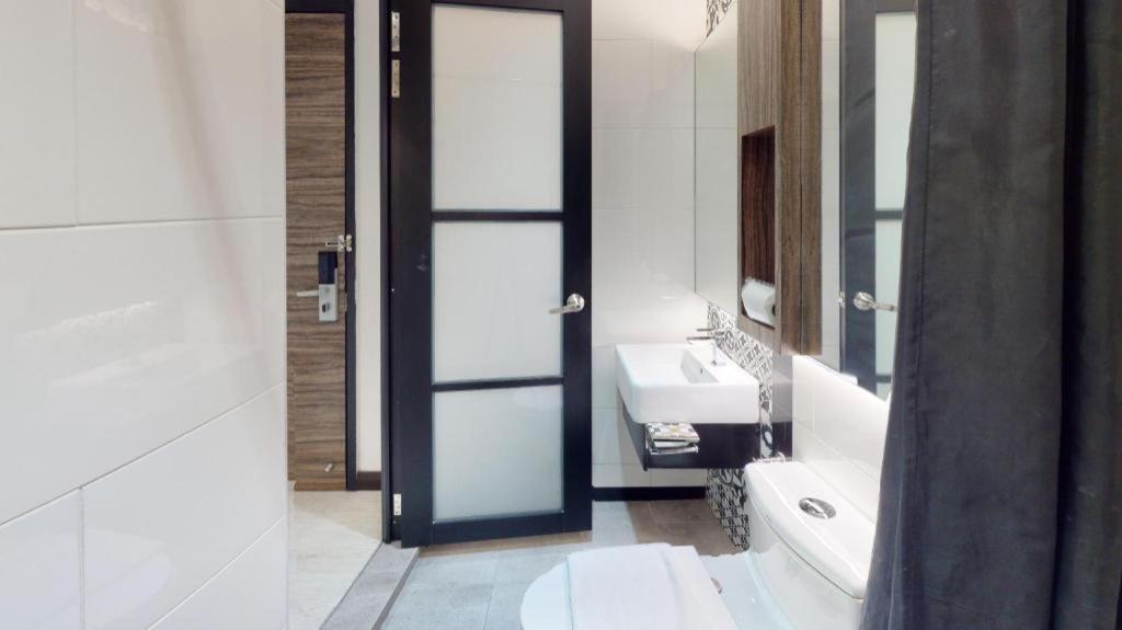 Styles Hotel Malacca Exteriör bild